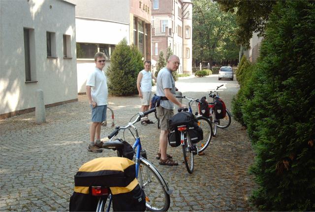 2006: Mit dem Rad bei minimal 30 Grad von Breslau nach Dresden.
